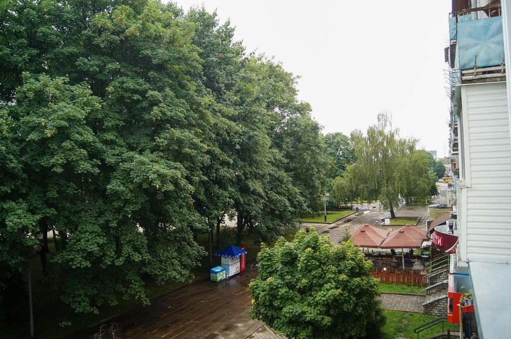 Apartment Na Nezavisimosti Rivne Esterno foto